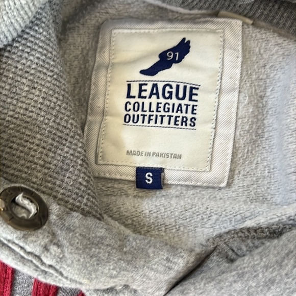 Cornell sweatshirt. Excellent condition. Size S missing hood string. - Picture 4 of 4